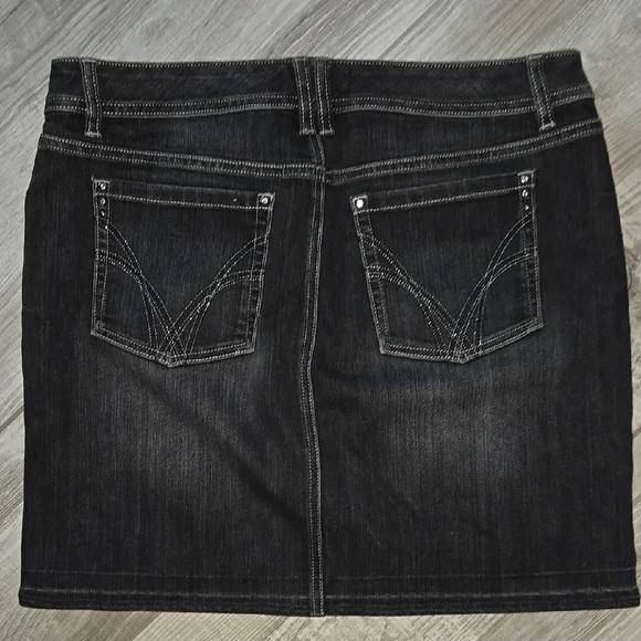 White House Black Market Dark Denim Pencil Skirt - Picture 2 of 2